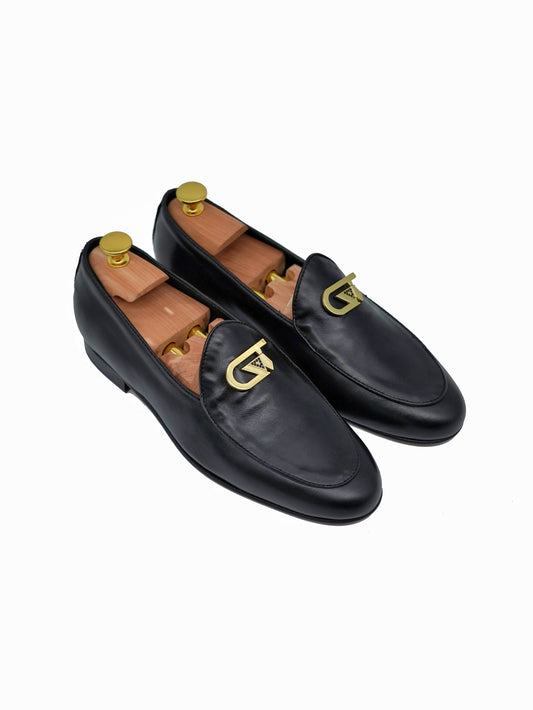 Mocassino con Fibbia GT In Metallo Oro Satinato - Horsebit Loafer - Pelle di Vitello | Nero