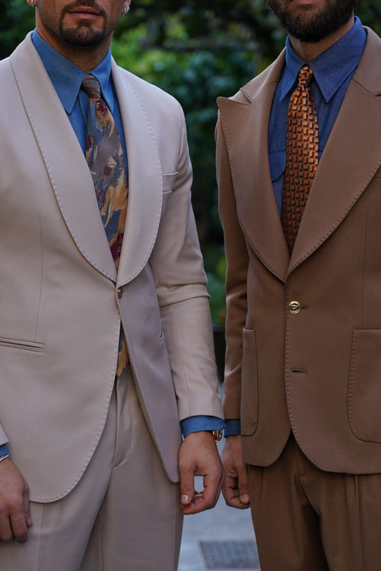 Abito extensive monopetto petto a lancia fango con bottoni oro