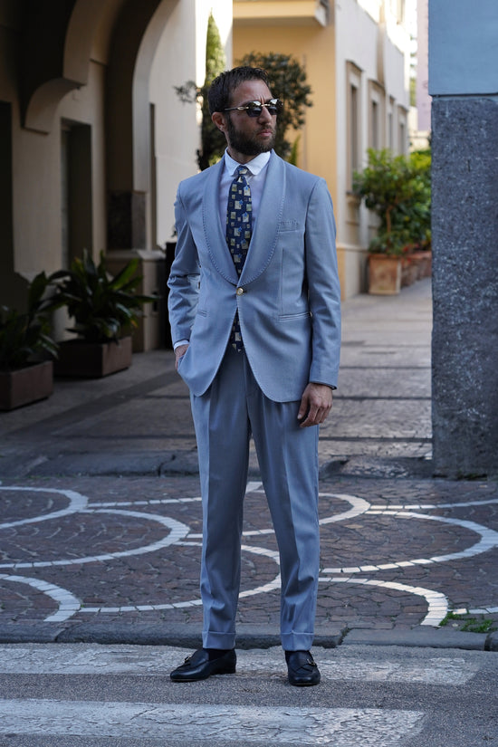 Abito harmonious collo a scialle azzurro polvere con bottoni oro