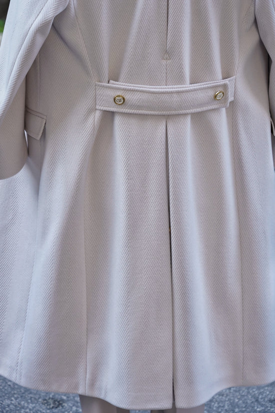 Cappotto Raglan Spigato Panna con bottoni oro