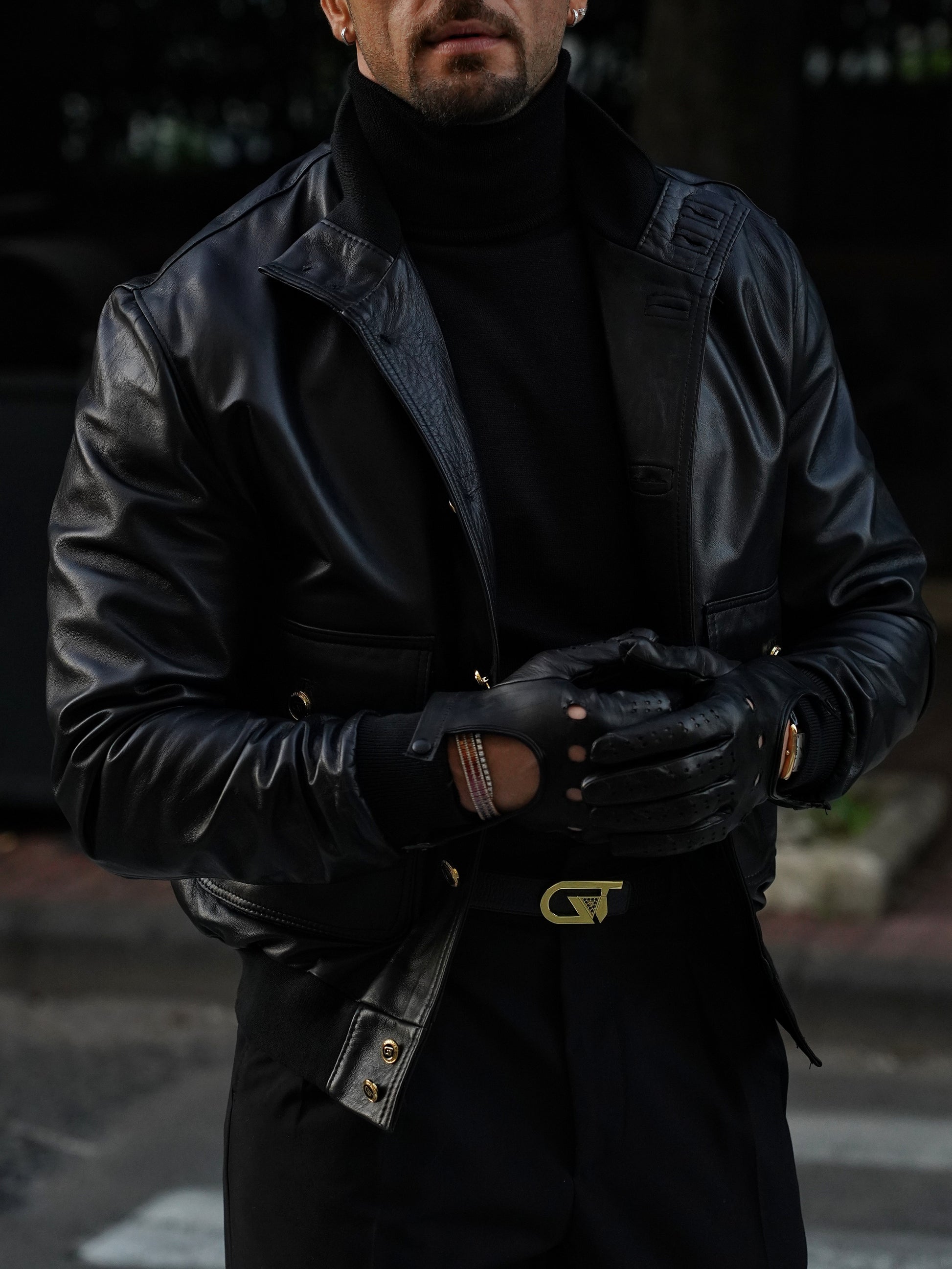 Guanto forato in pelle di capra nera