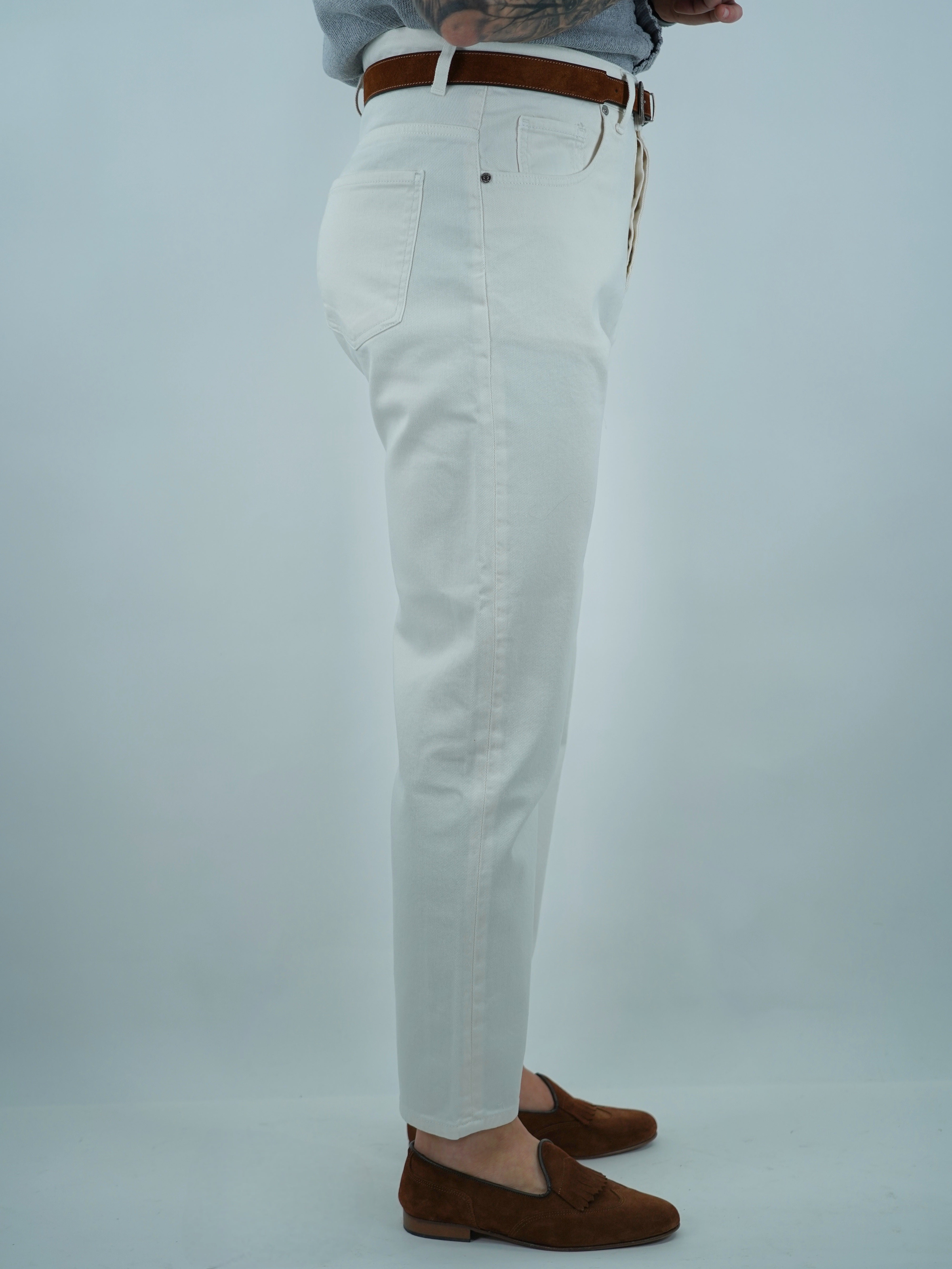 Jeans 80s a vita alta con passanti lavaggio panna fondo ampio