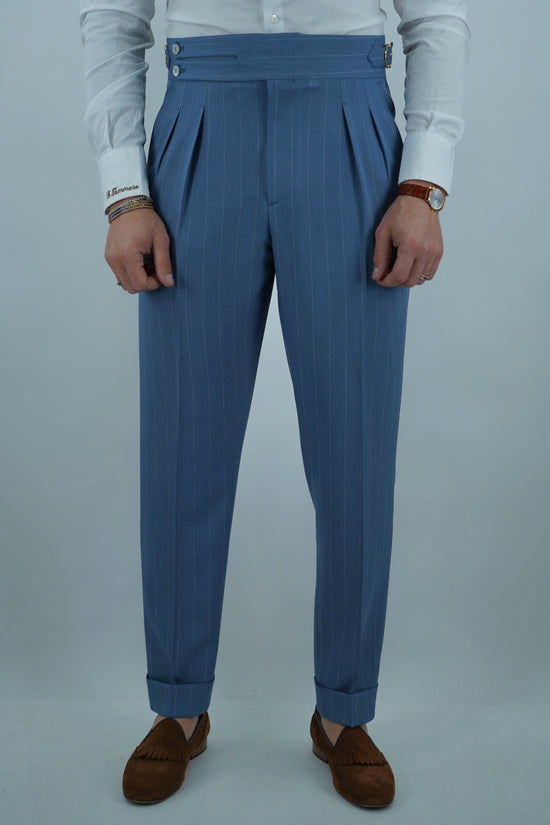 Gurkha biforcato azzurro gessato con fibbie stringenti laterali