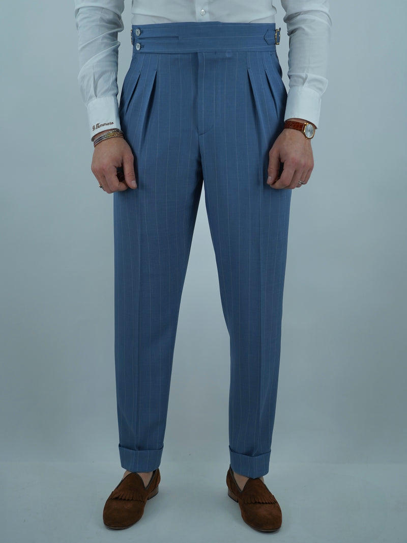 Gurkha biforcato azzurro gessato con fibbie stringenti laterali