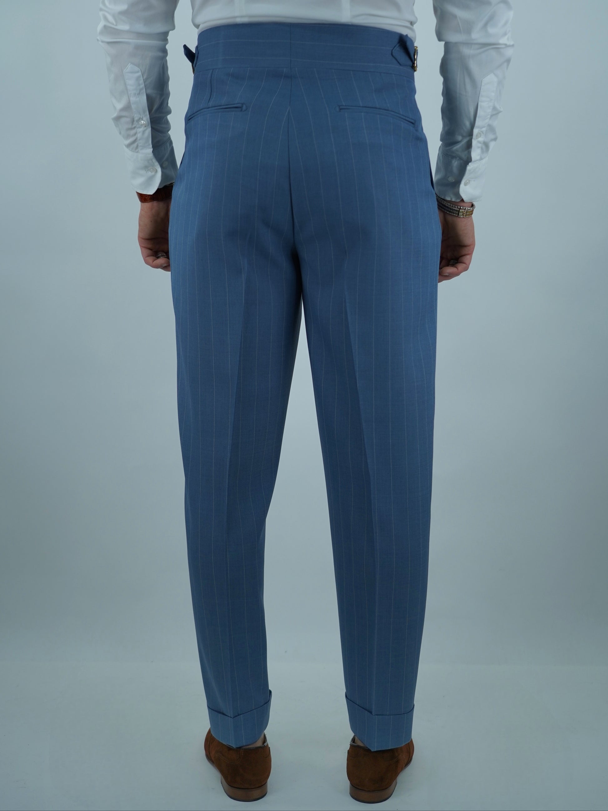 Gurkha biforcato azzurro gessato con fibbie stringenti laterali