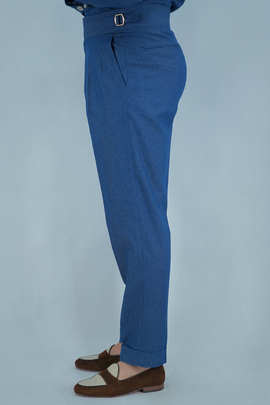Gurkha biforcato effetto jeans lavaggio chiaro con fibbie stringenti laterali