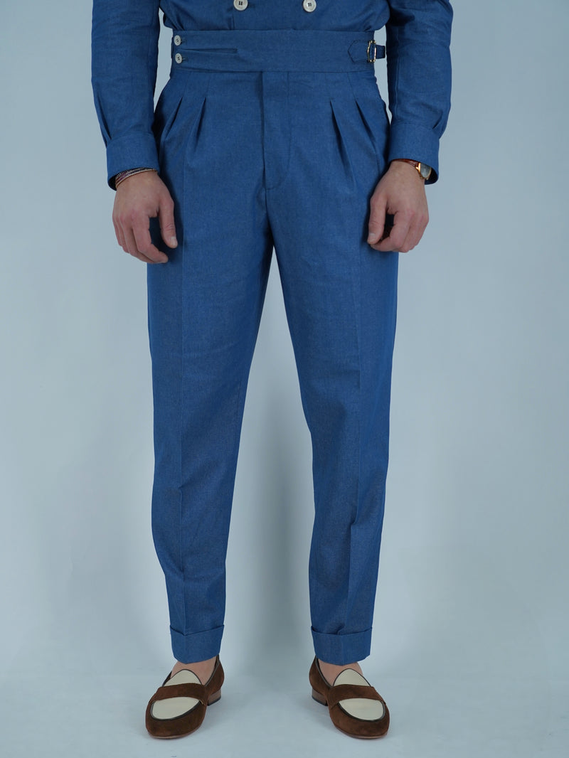 Gurkha biforcato effetto jeans lavaggio chiaro con fibbie stringenti laterali