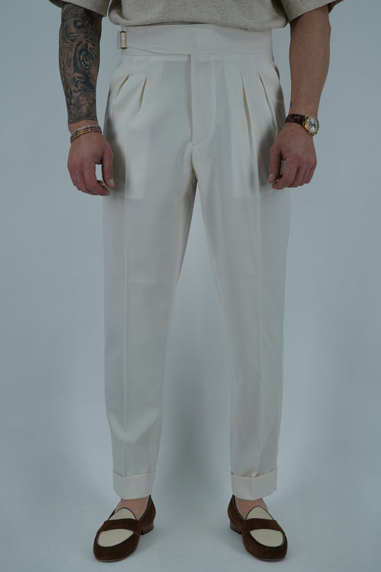 Gurkha bianco panna con fibbia laterale regolabile