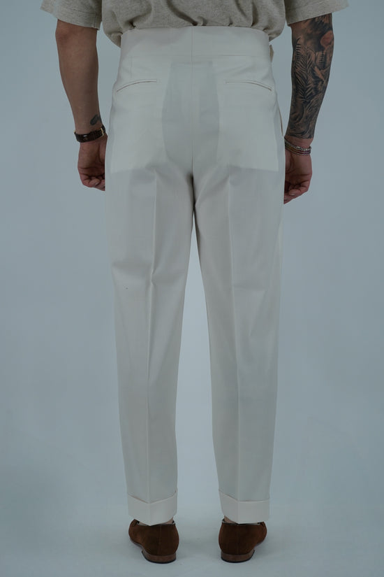 Gurkha bianco panna con fibbia laterale regolabile
