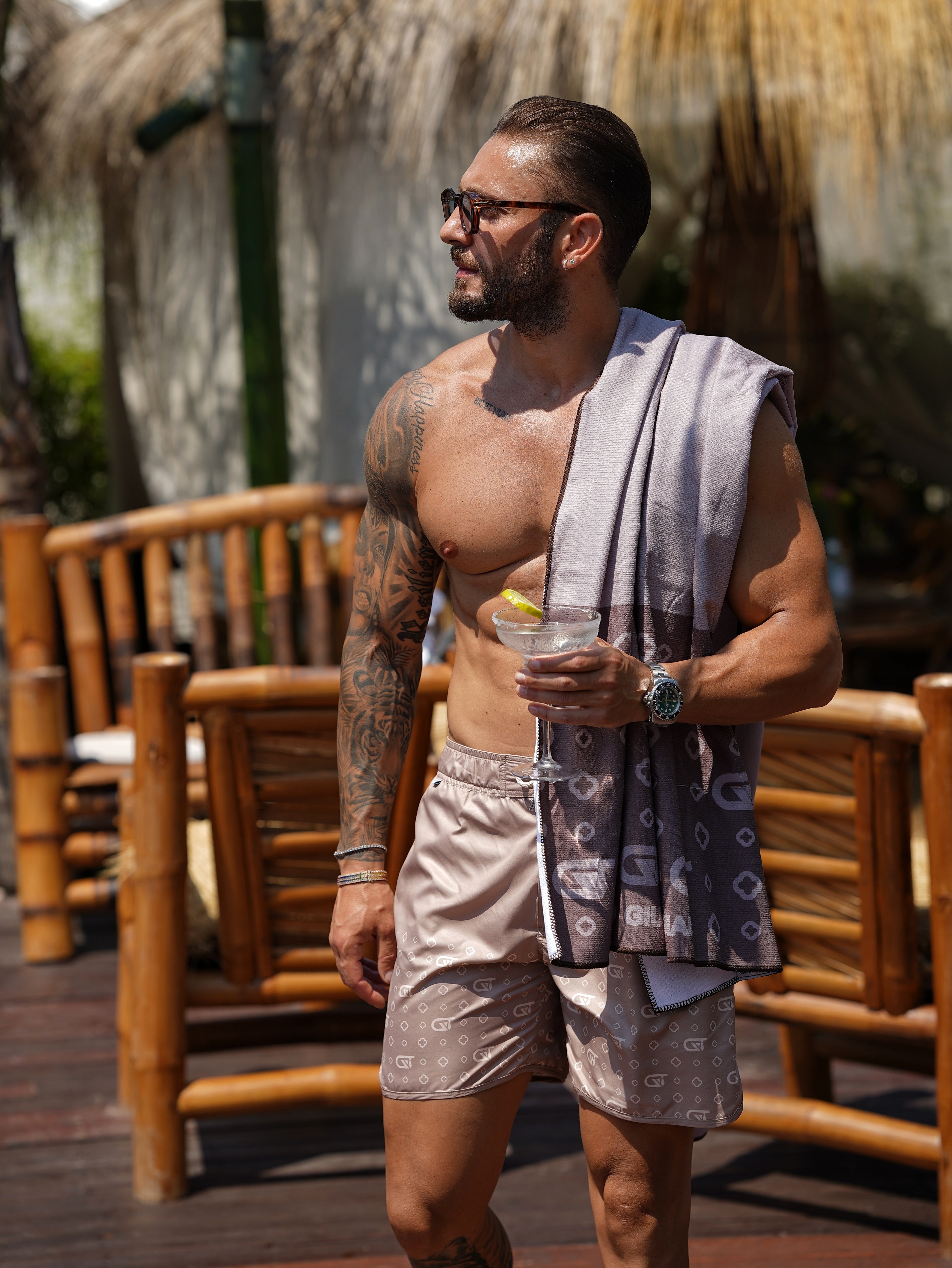 Shorts da mare monogram fondo beige stampa avorio, tessuto anti goccia idrorepellente