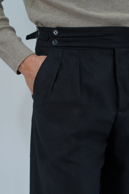 Gurkha biforcato in flanella nero fondo 23cm