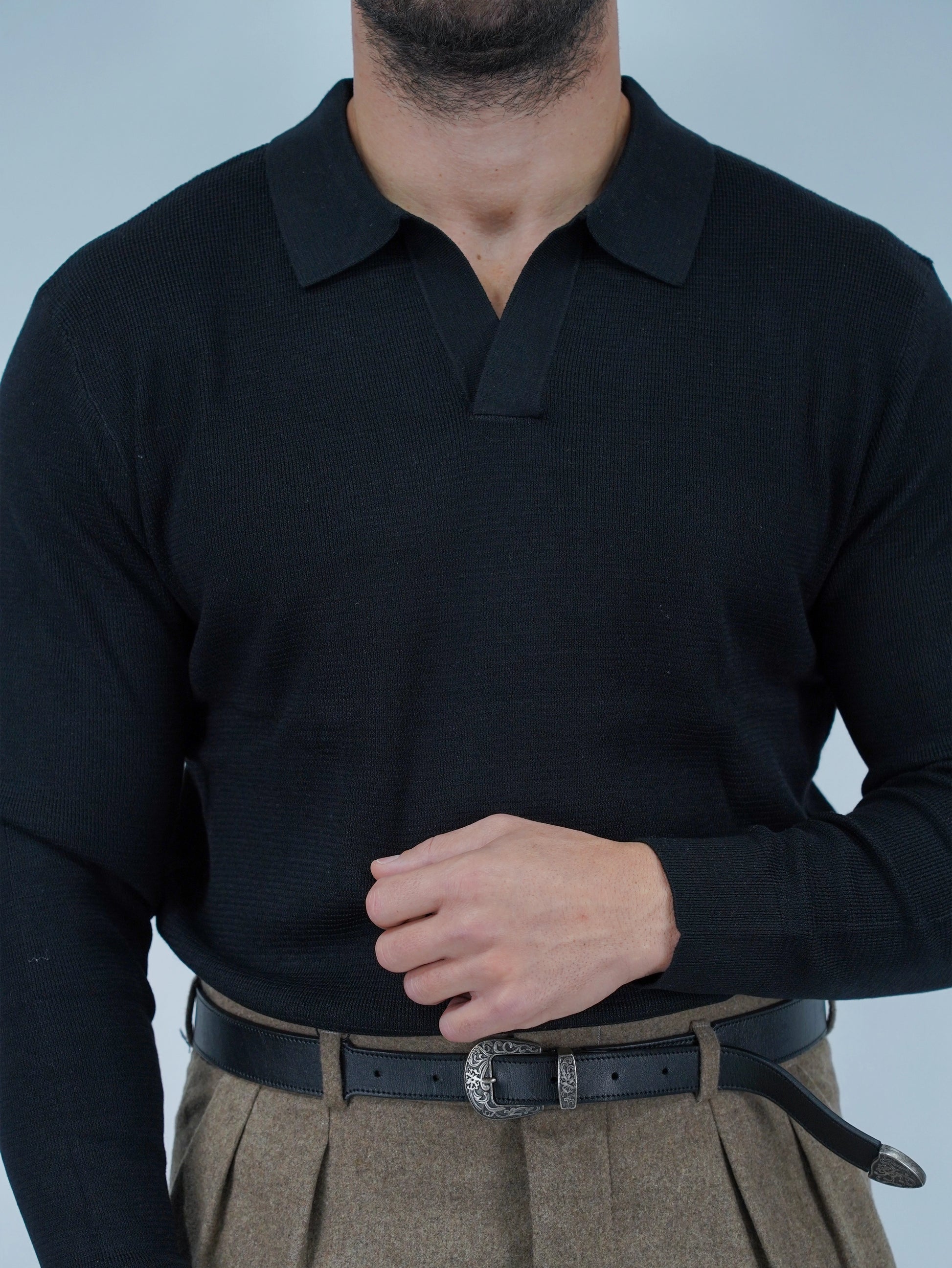 Polo senza bottoni in filo nero