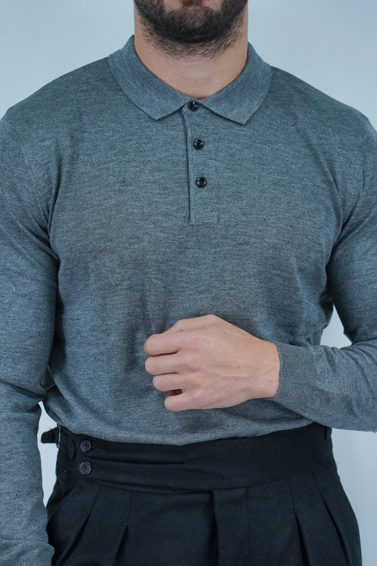Polo con bottoni in filo grigio