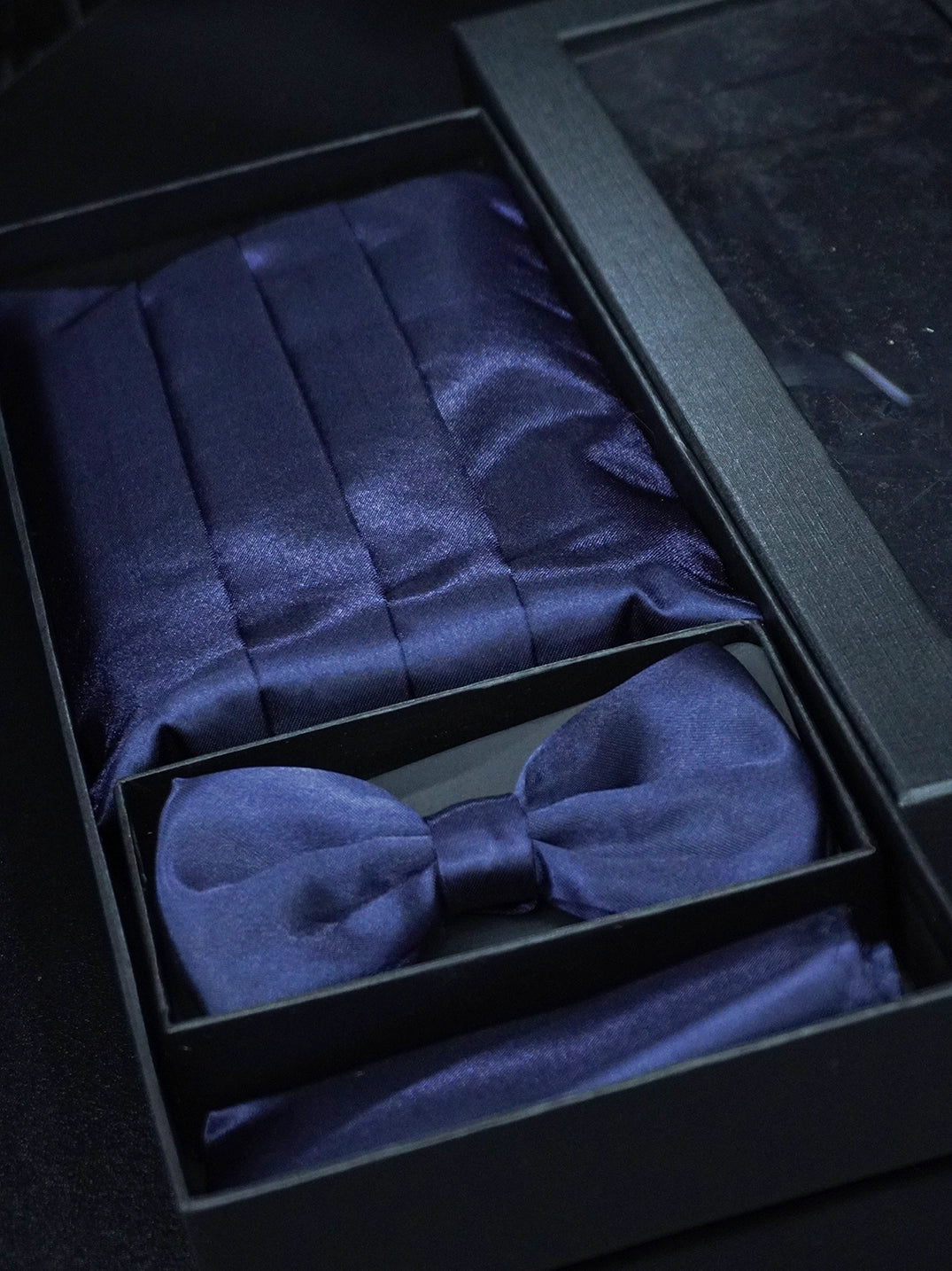 Set Cerimonia Uomo - Fusciacca, Papillon e Pochette in Raso - Blu