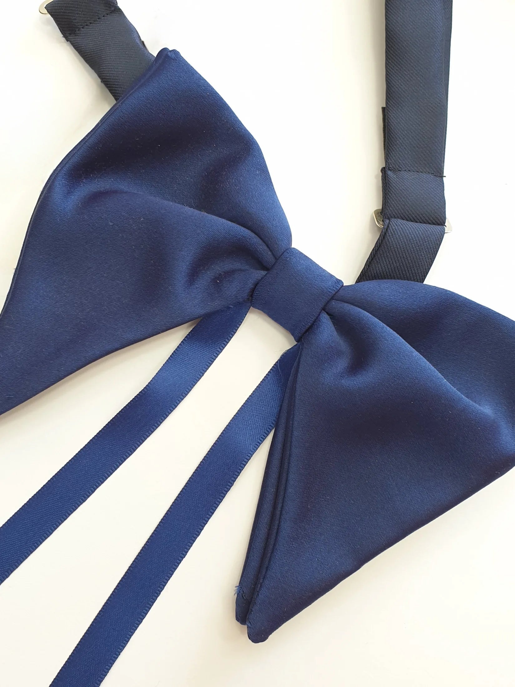 Papillon modello batman in raso blu