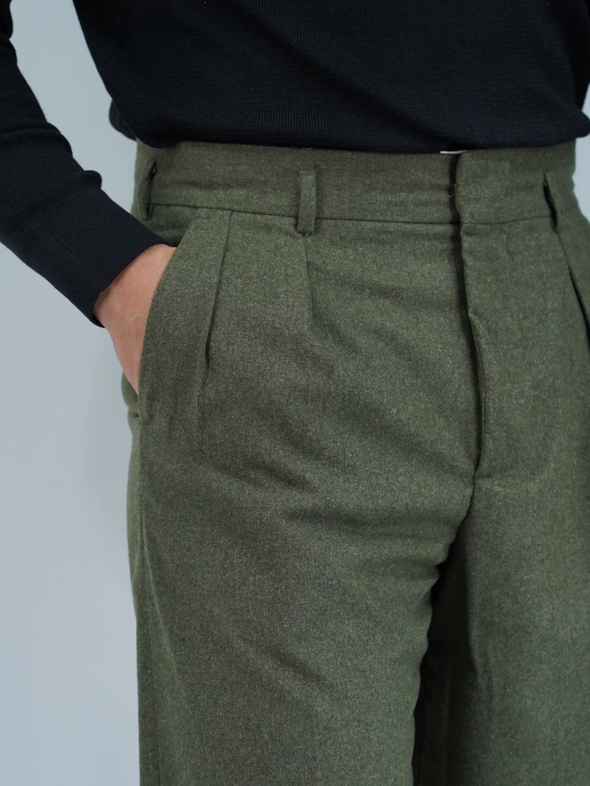 Gurkha con passanti in flanella verde foresta fondo 23cm