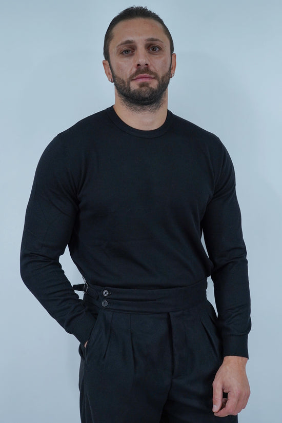 Girocollo in filo nero