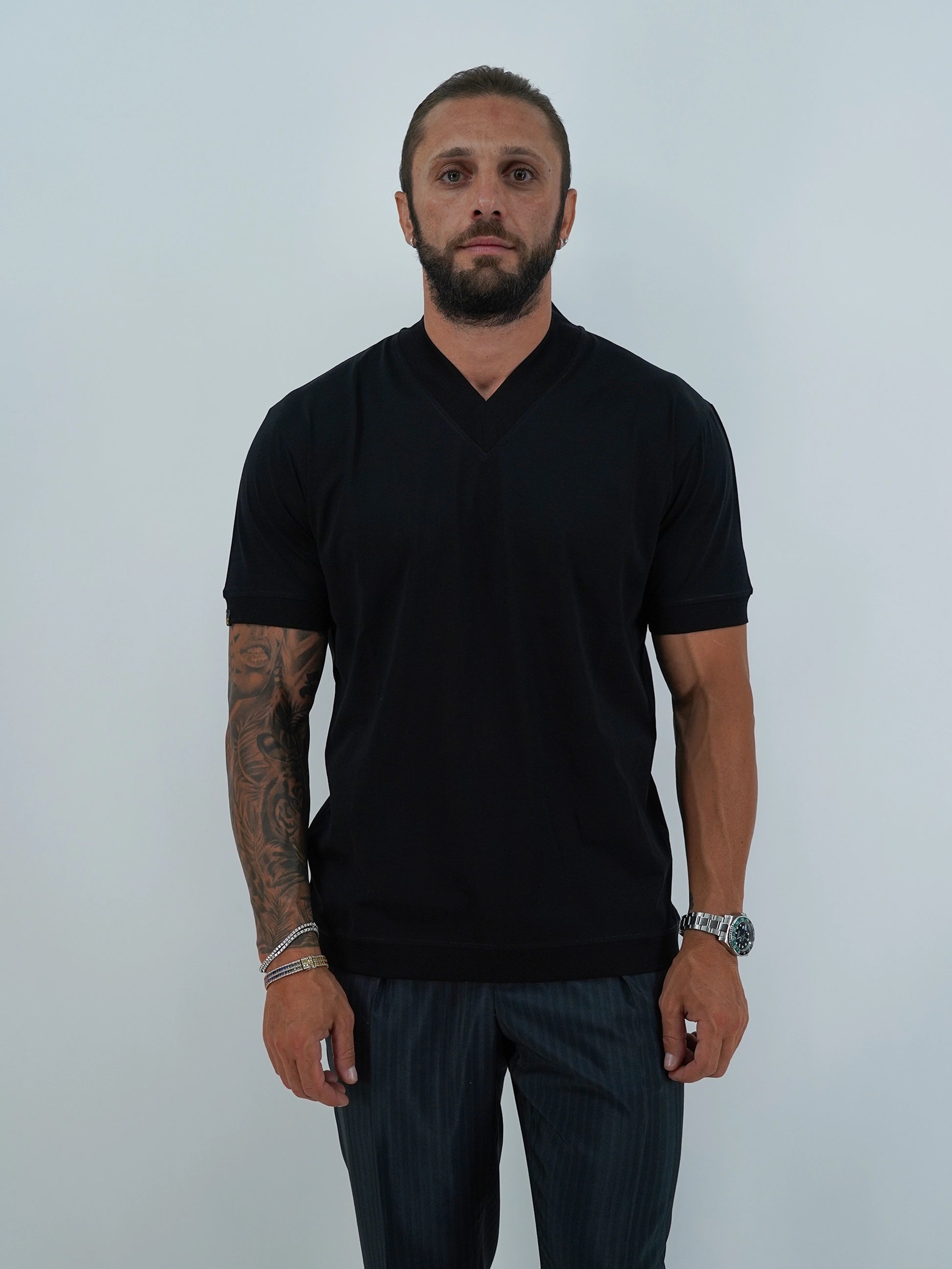 T-Shirt in Filo di Scozia | Scollo a V| Nero