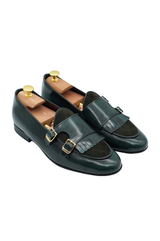 Mocassino doppiafibbia con frange abrasivato e camoscio verde