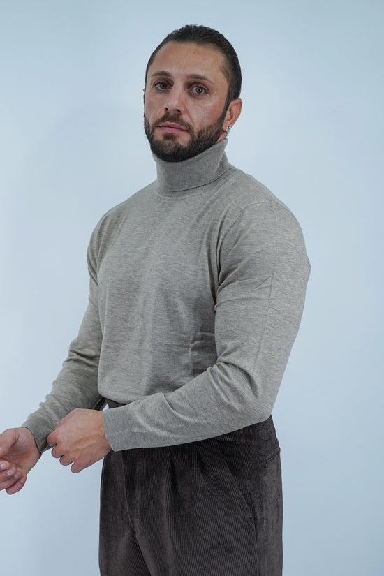 Dolcevita in filo beige