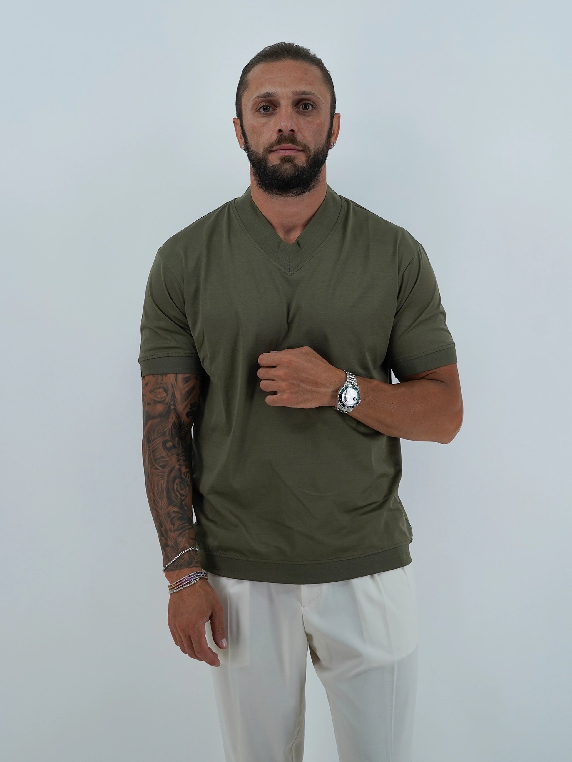 T-Shirt in Filo di Scozia | Scollo a V| Verde Militare