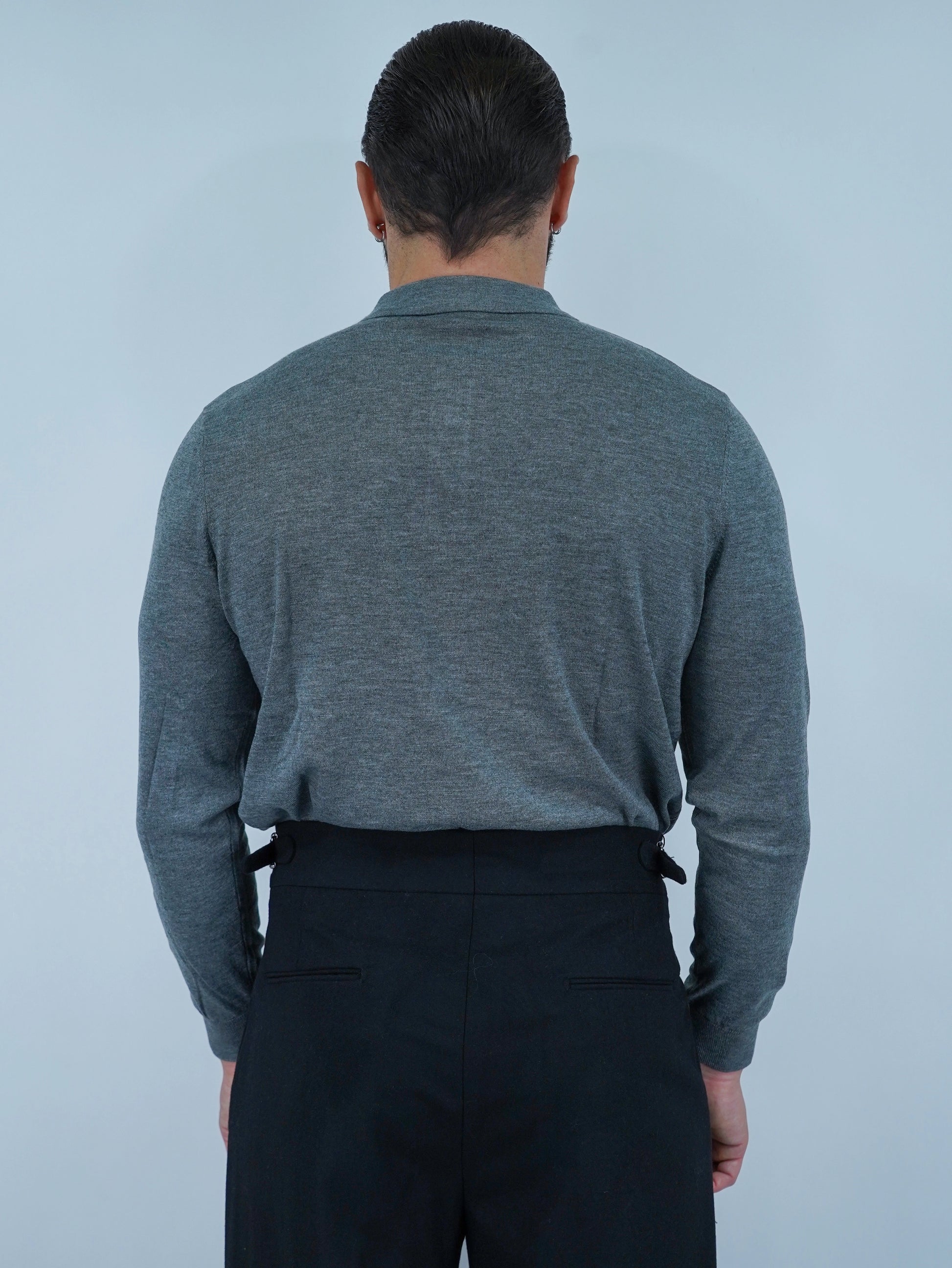 Polo con bottoni in filo grigio