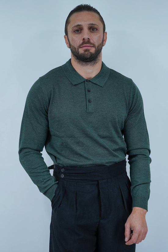 Polo con bottoni in filo verde