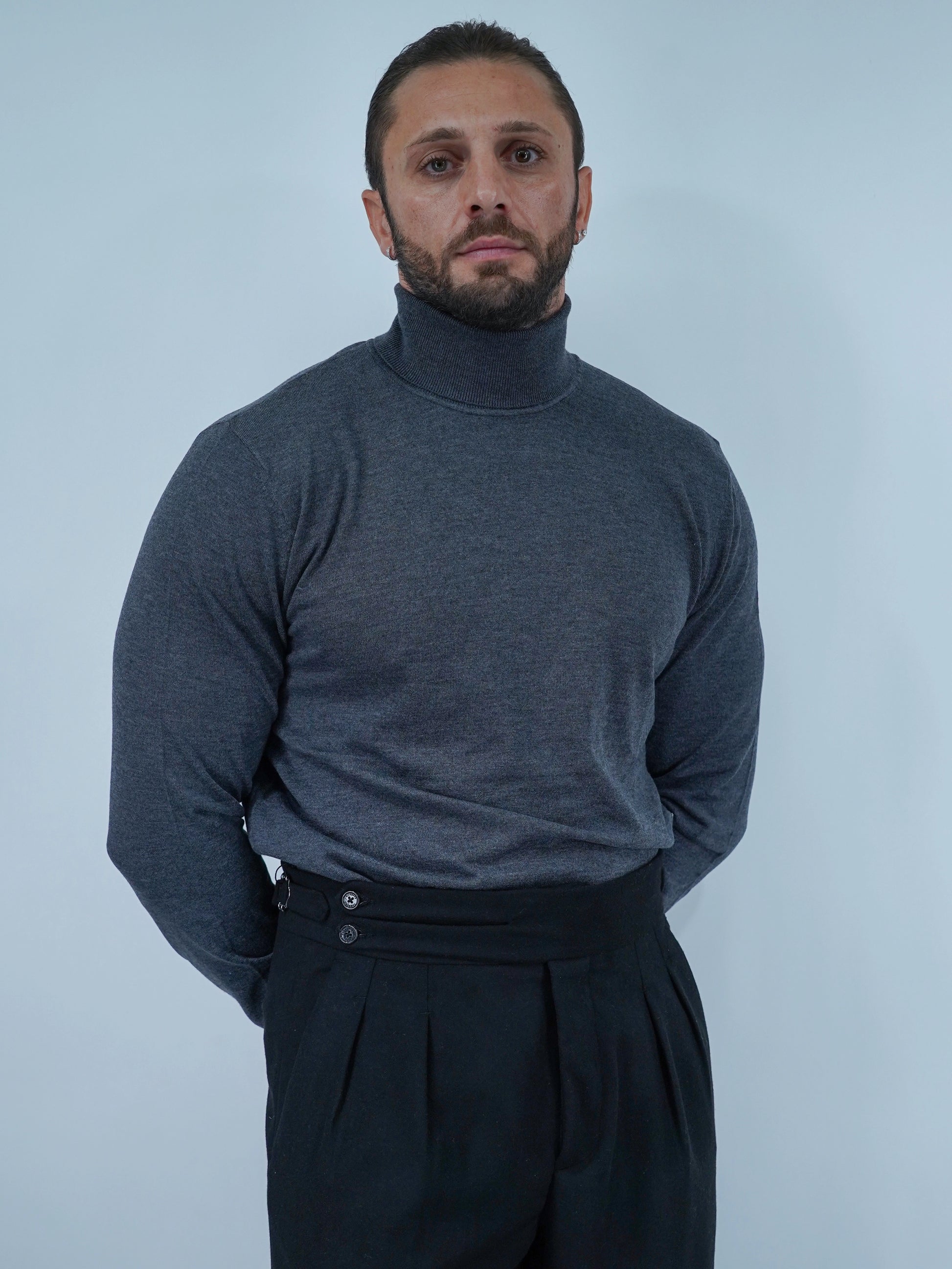 Dolcevita in filo antracite