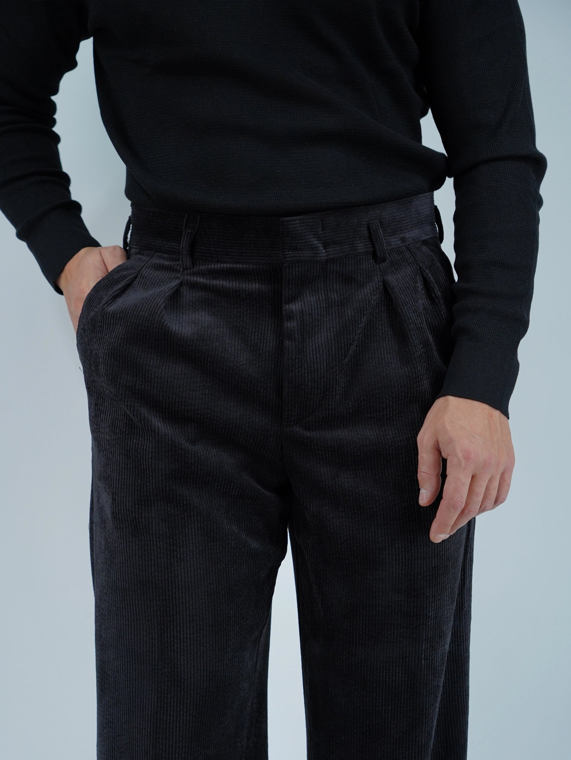 Gurkha con passanti in velluto a coste nero fondo 23cm