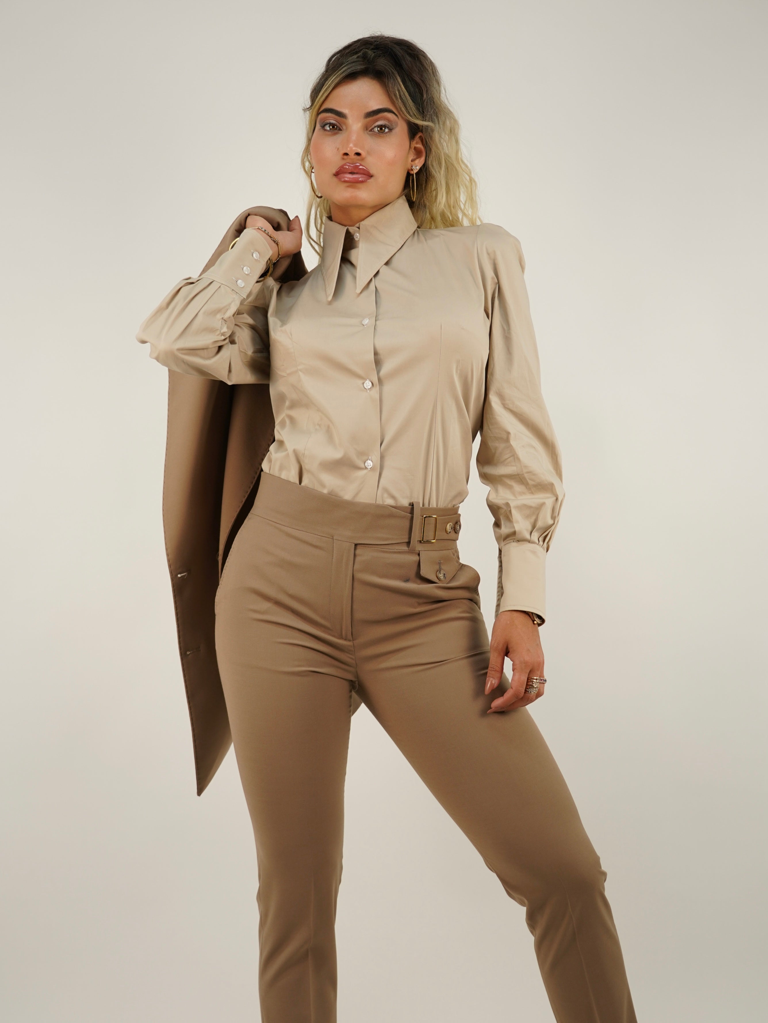 Camicia Mory collo a vela beige