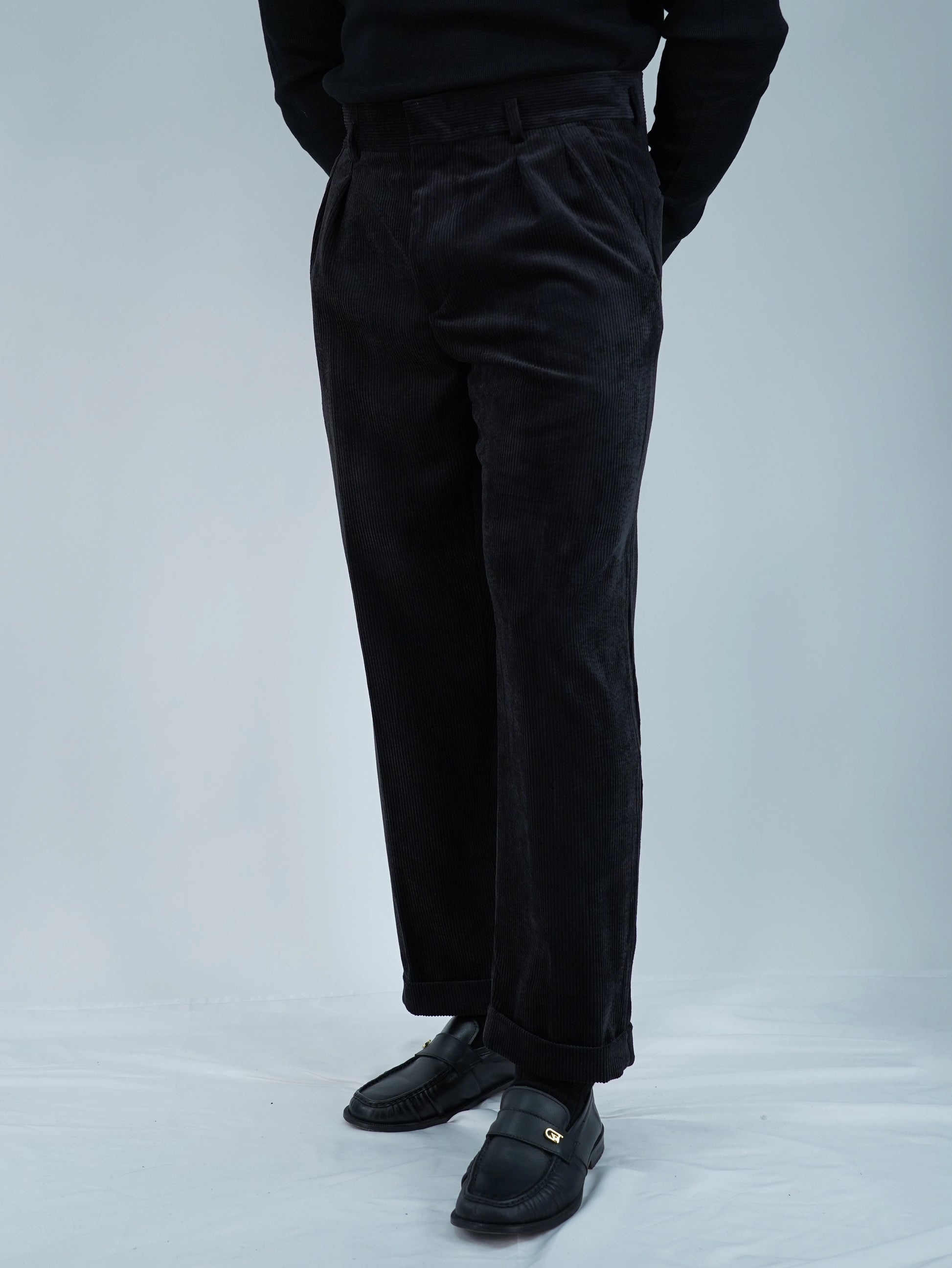 Gurkha con passanti in velluto a coste nero fondo 23cm