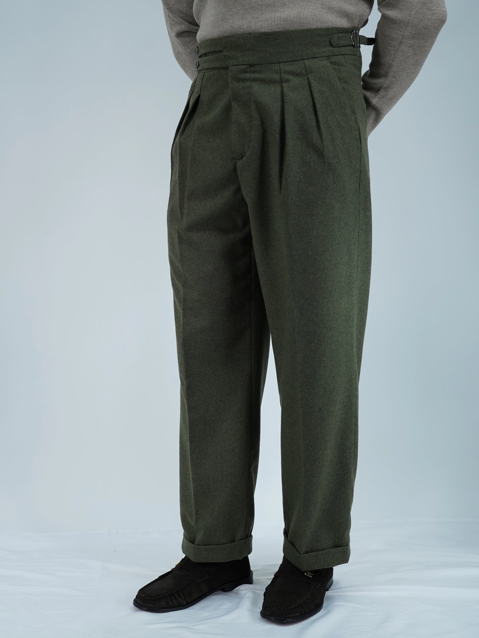 Gurkha biforcato in flanella verde foresta fondo 23cm