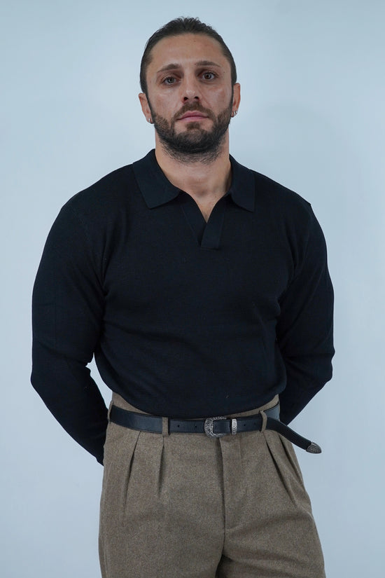 Polo senza bottoni in filo nero