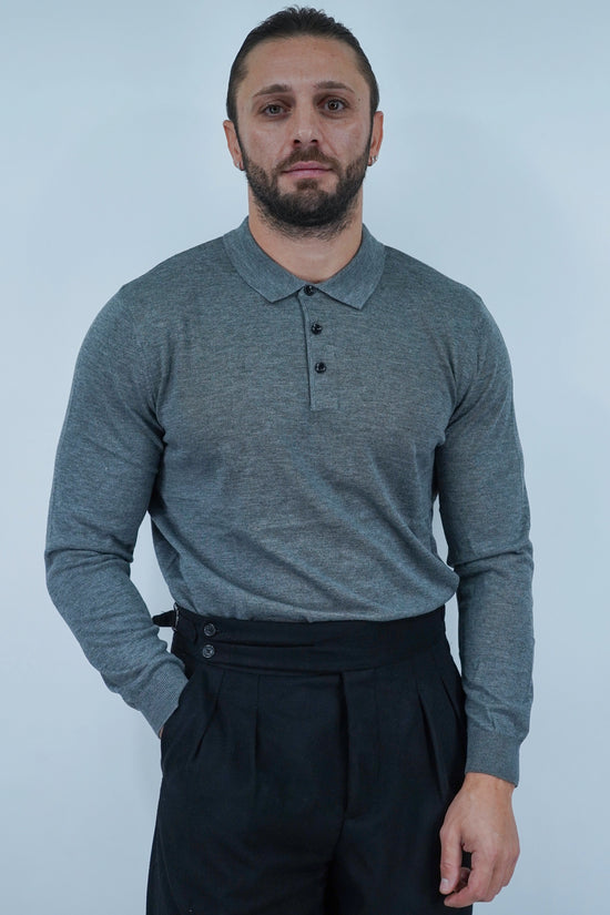 Polo con bottoni in filo grigio