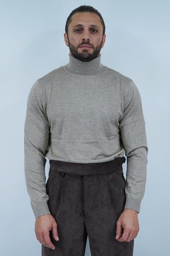 Dolcevita in filo beige