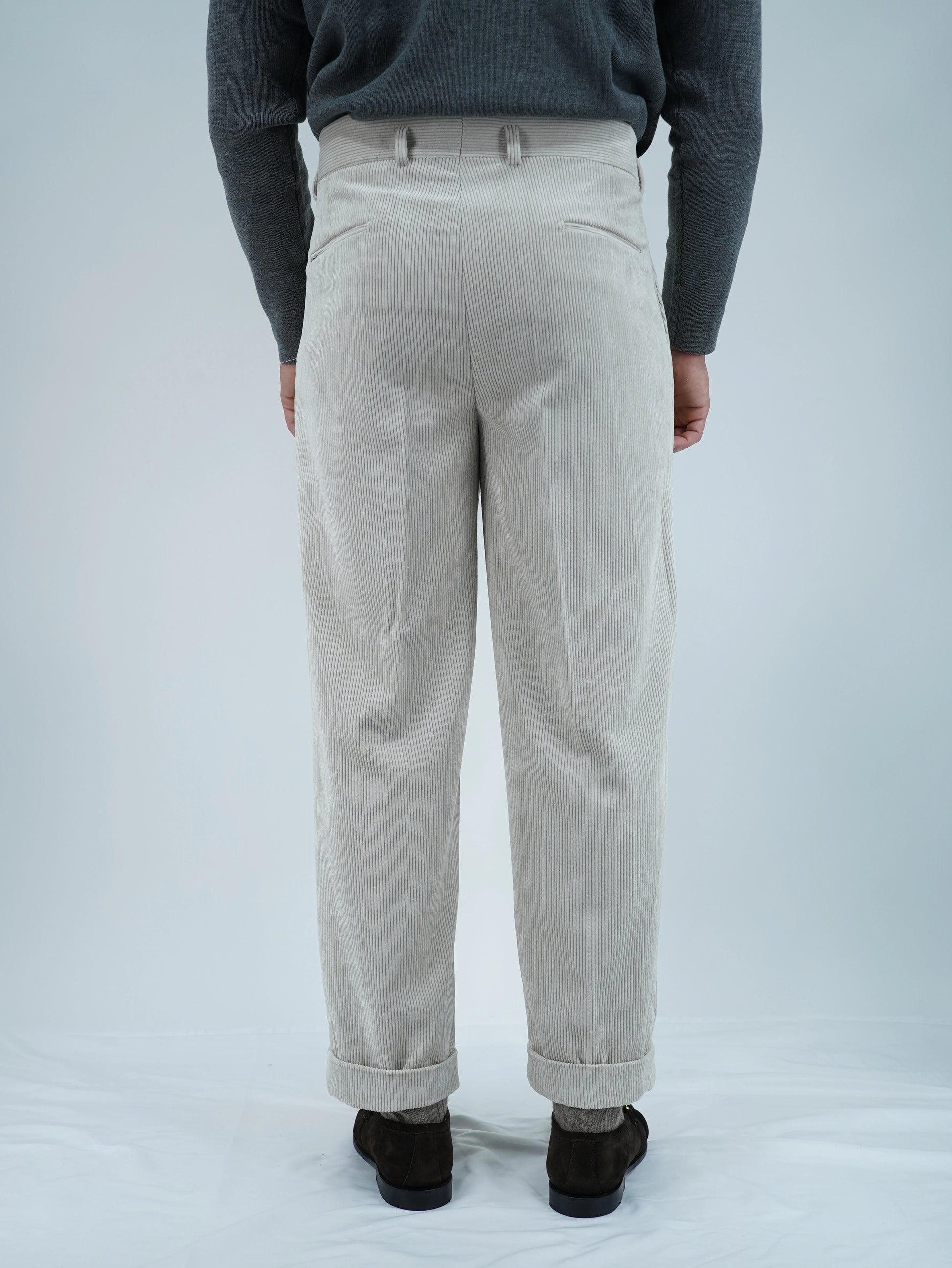 Gurkha con passanti in velluto a coste avorio fondo 23cm