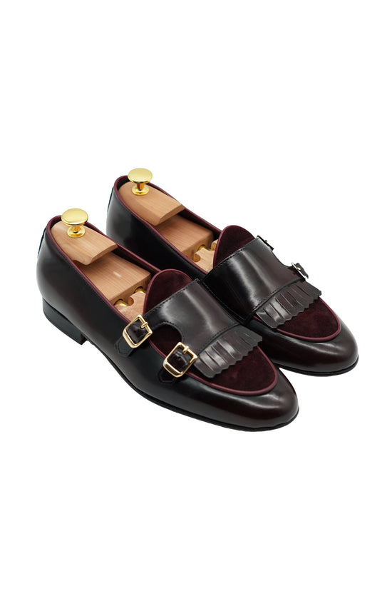 Mocassino doppiafibbia con frange abrasivato e camoscio bordeaux