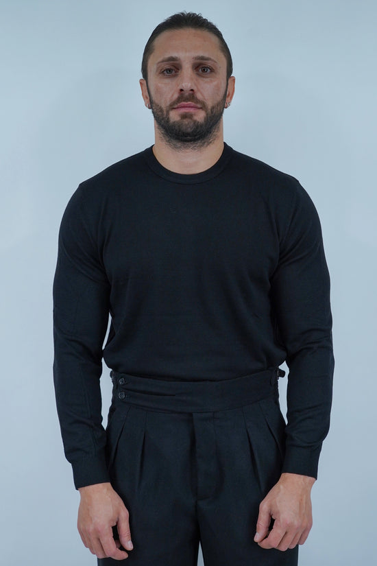 Girocollo in filo nero