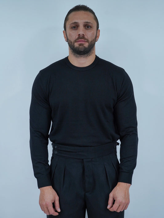 Girocollo in filo nero