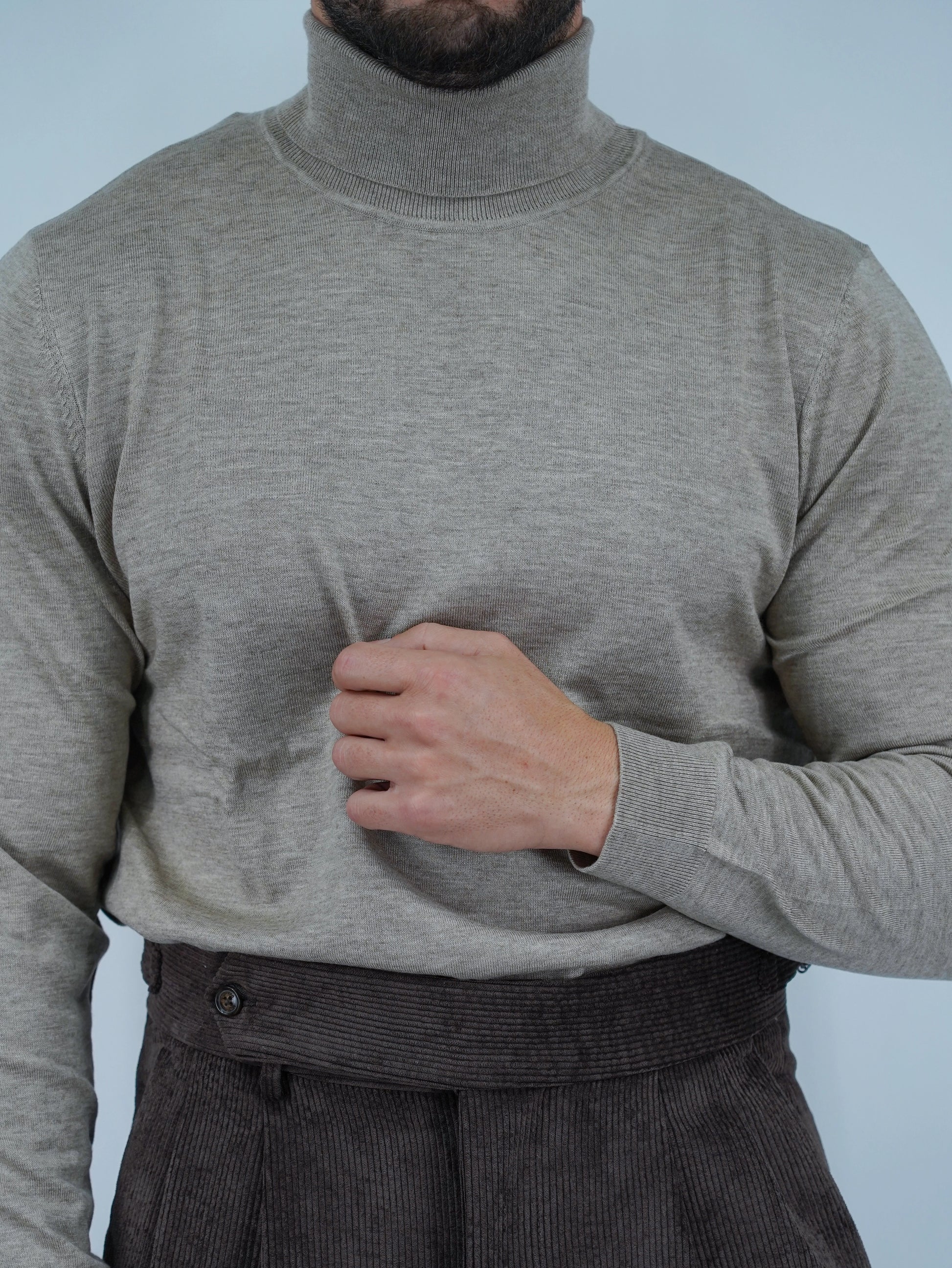 Dolcevita in filo beige