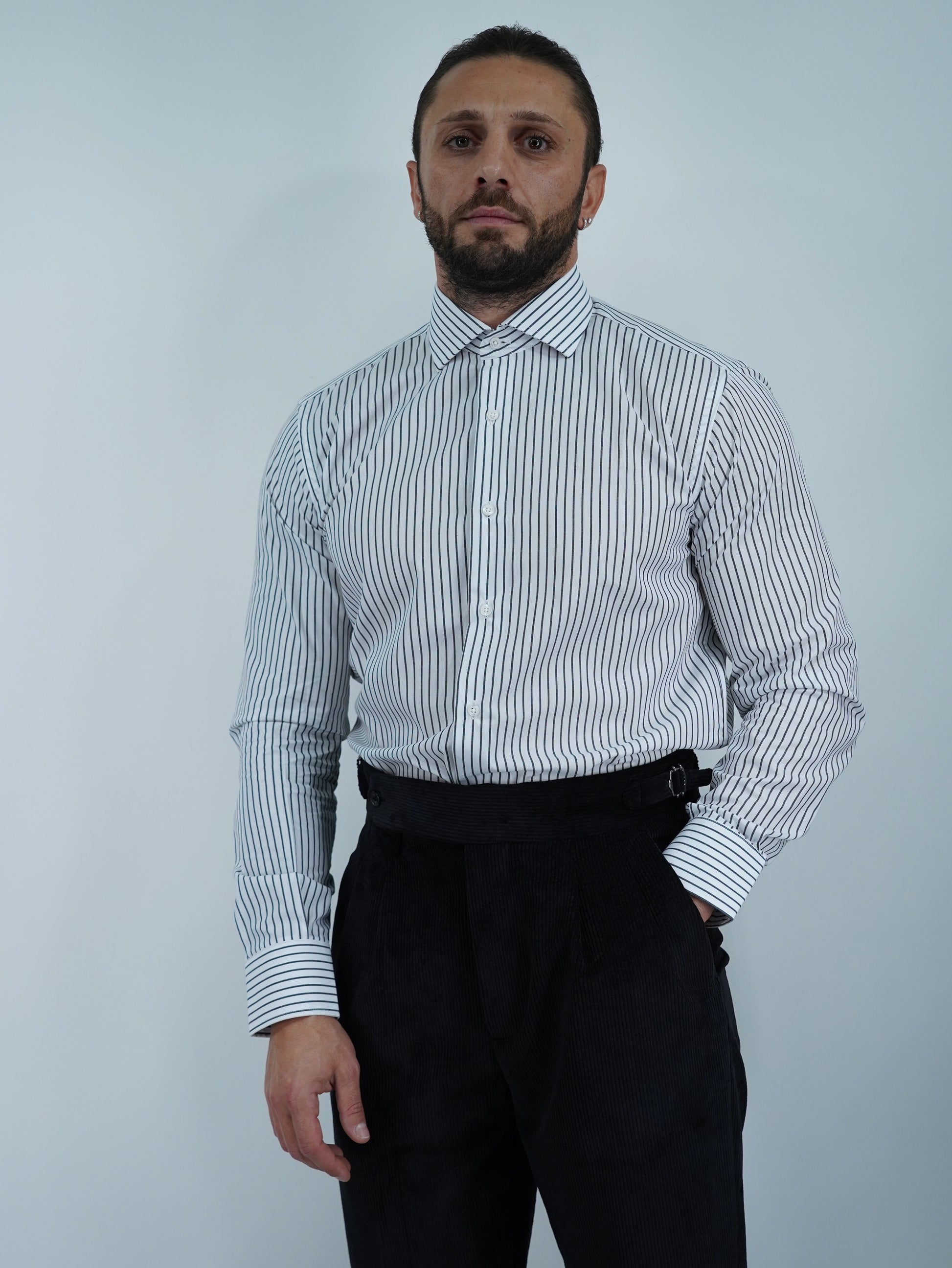 Camicia collo francese bianca rigo nero