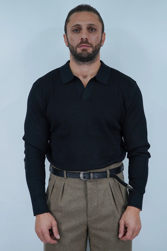 Polo senza bottoni in filo nero