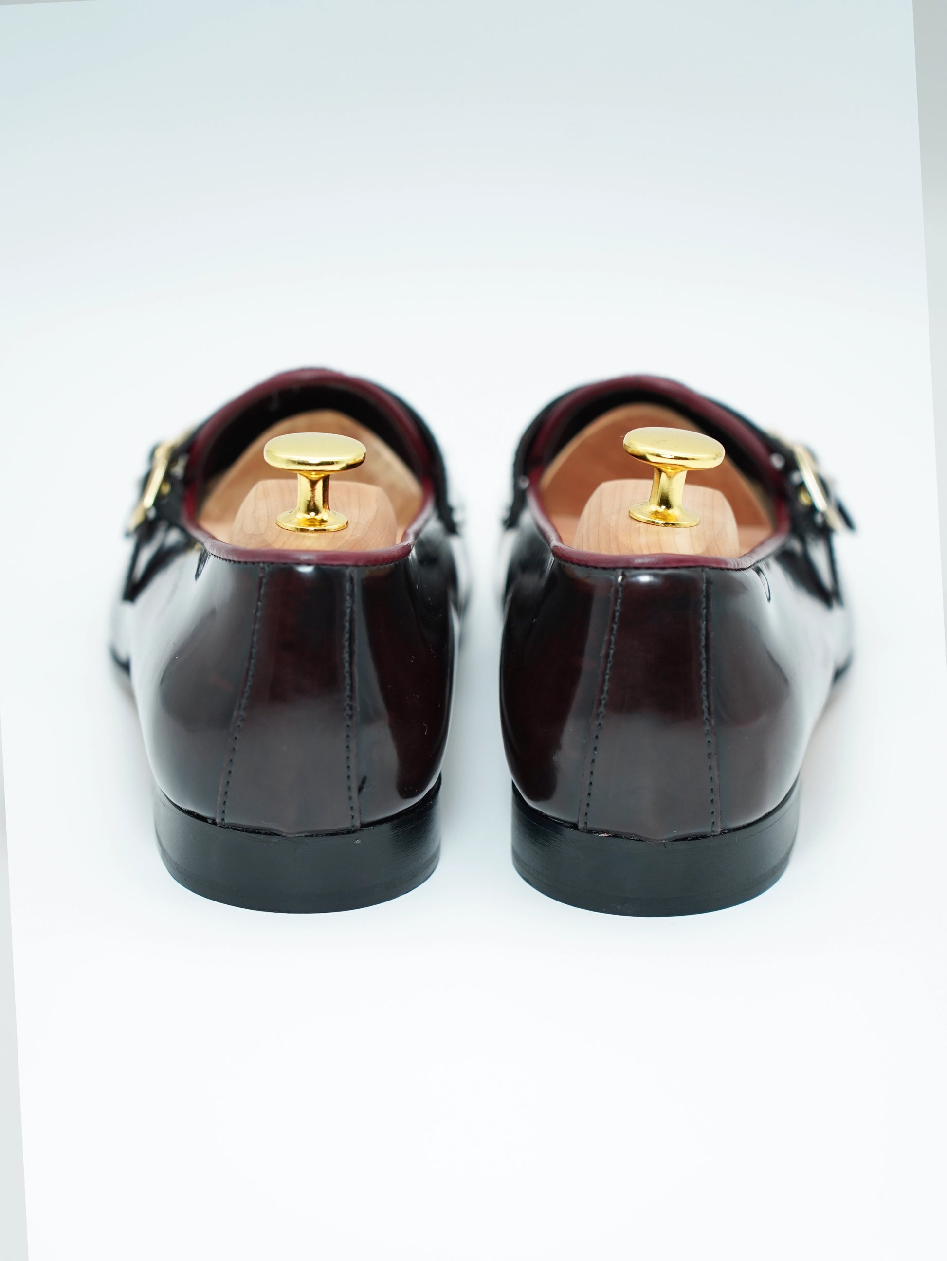 Mocassino doppiafibbia con frange abrasivato e camoscio bordeaux