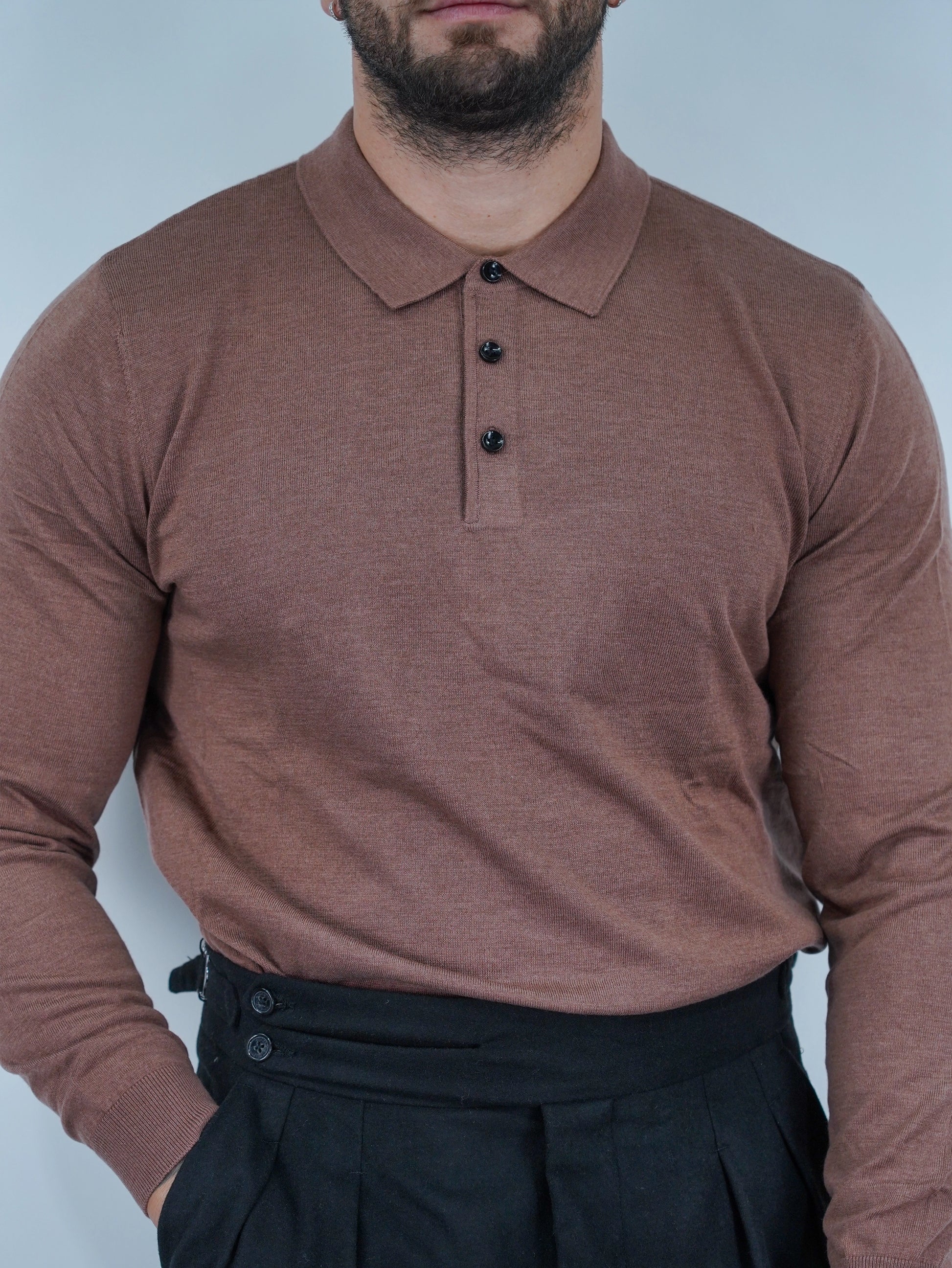Polo con bottoni in filo terra