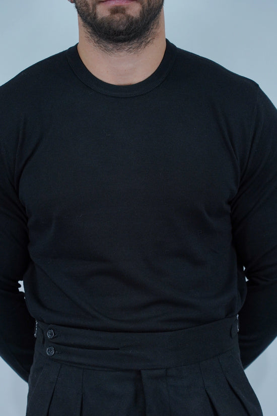 Girocollo in filo nero