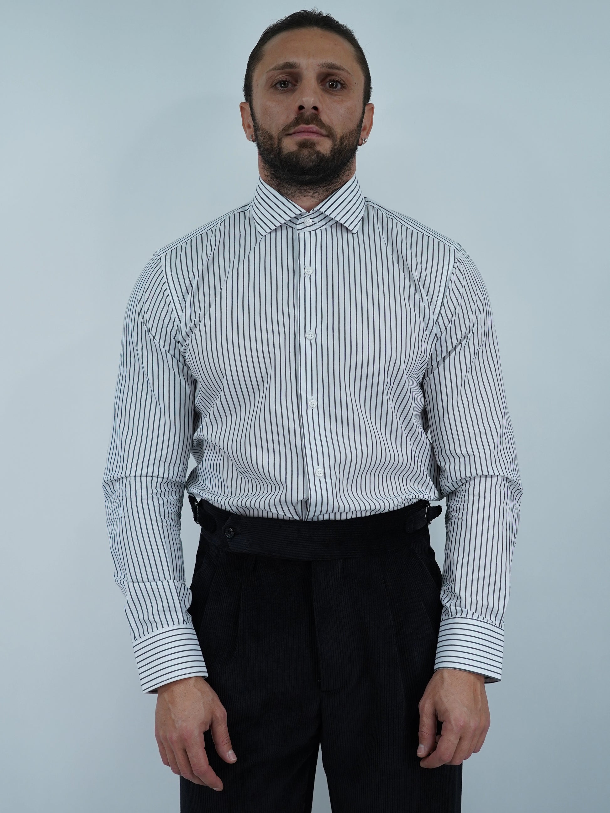 Camicia collo francese bianca rigo nero