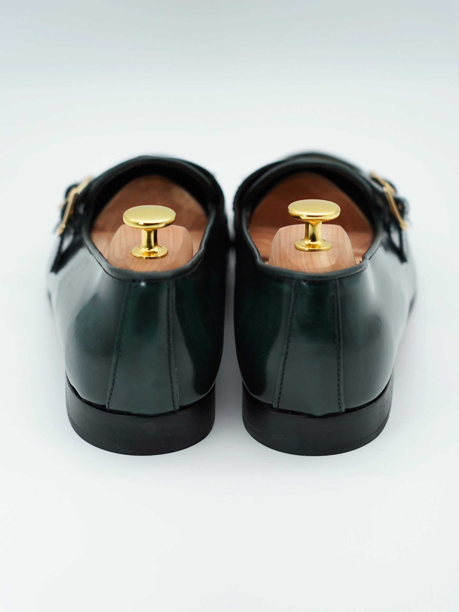 Mocassino doppiafibbia con frange abrasivato e camoscio verde