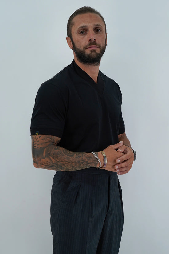 T-Shirt in Filo di Scozia | Scollo a V| Nero