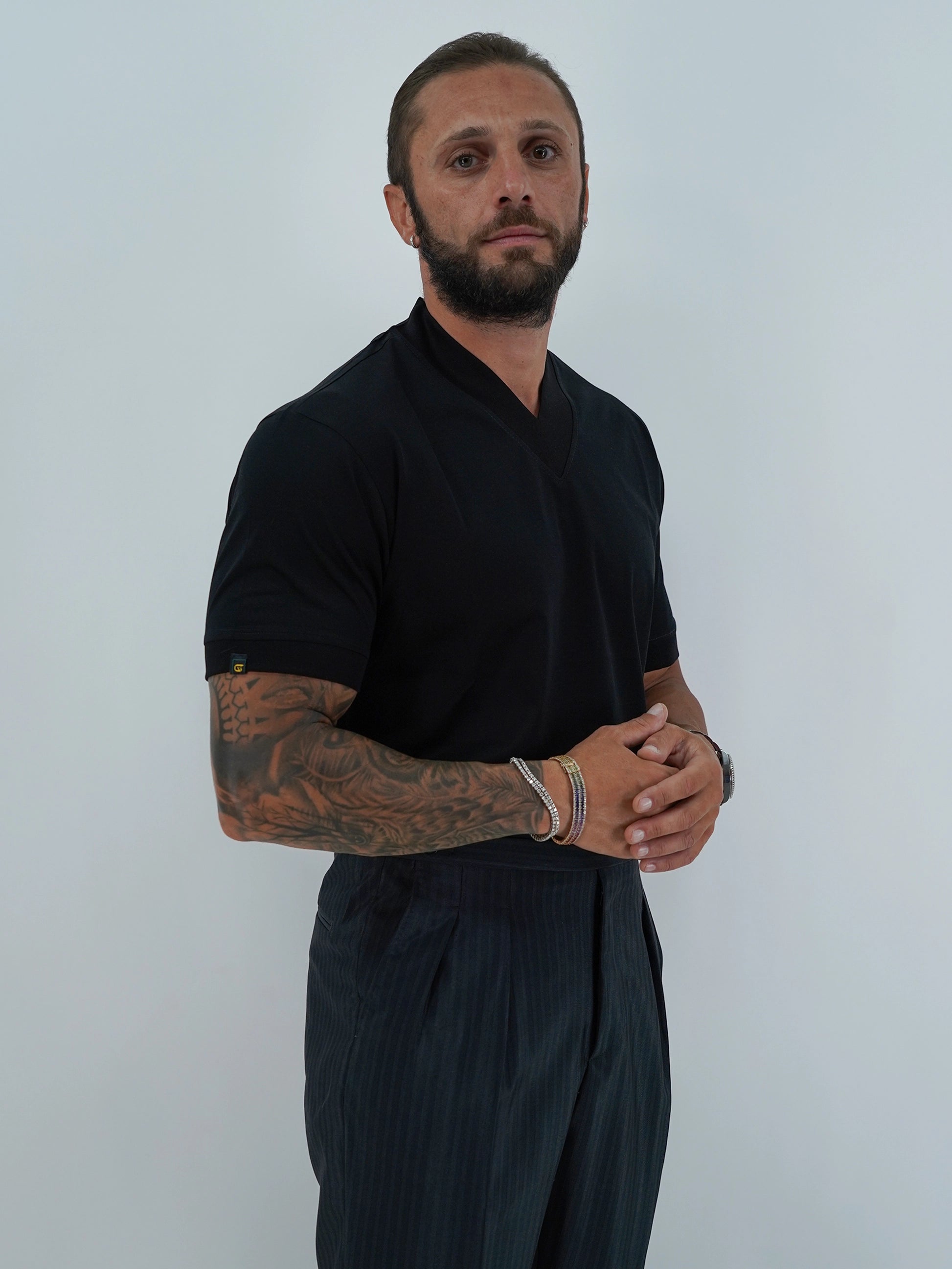 T-Shirt in Filo di Scozia | Scollo a V| Nero