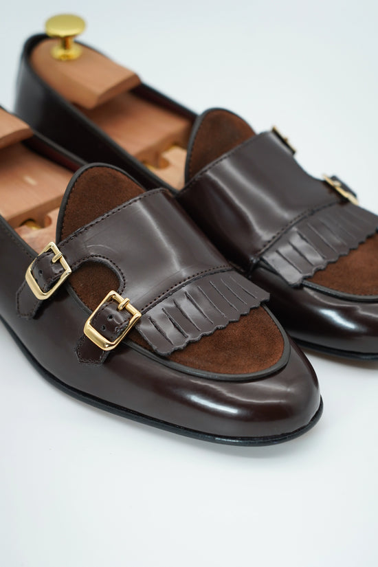 Mocassino doppiafibbia con frange abrasivato e camoscio testa di moro